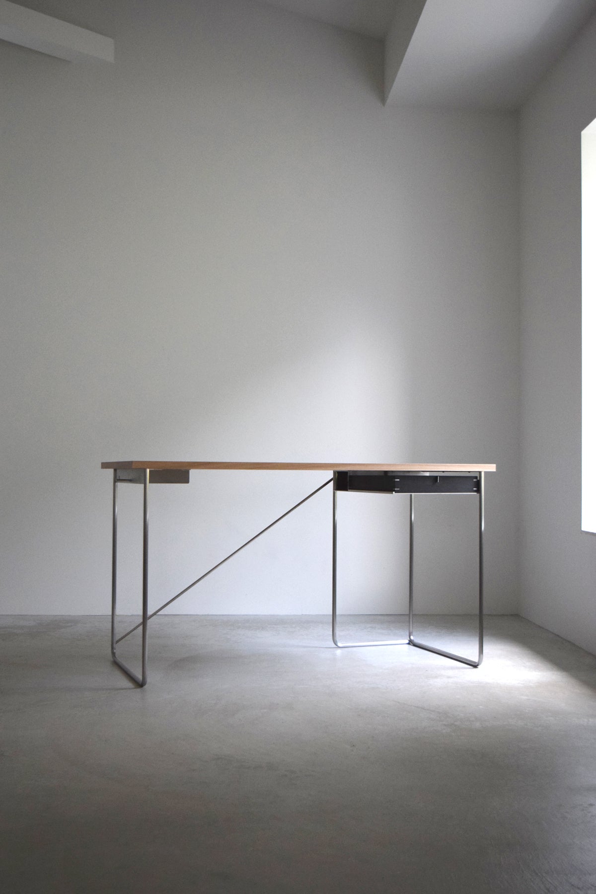 WOHL HUTTE ヴォール ヒュッテ Tone stool オーク材 WOHL HUTTE ヴォール ヒュッテ Tone stool オーク材