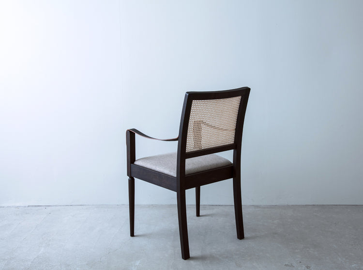 Tou arm chair