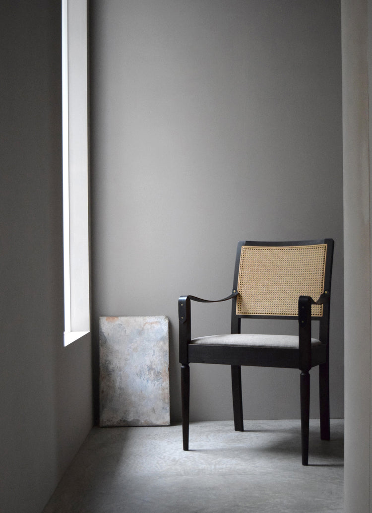Tou arm chair