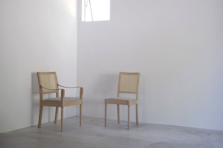 Tou arm chair