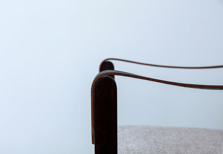 Tou arm chair