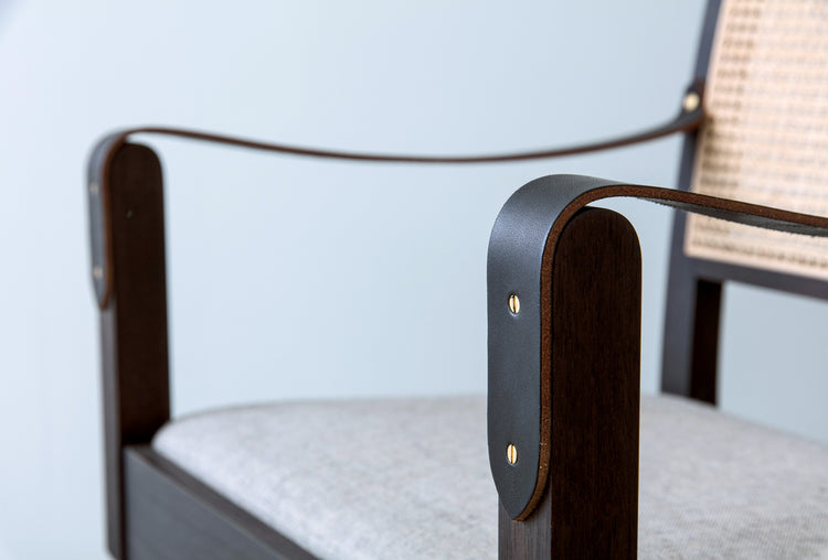 Tou arm chair